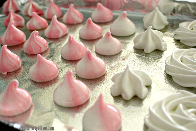 Gorgeous Valentine Meringue Cookies... beautiful and delicious.